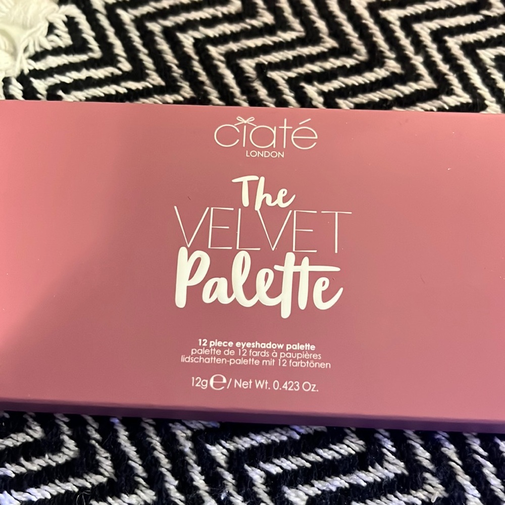 Ciate London the velvet palette, 12 piece eyeshadow palette